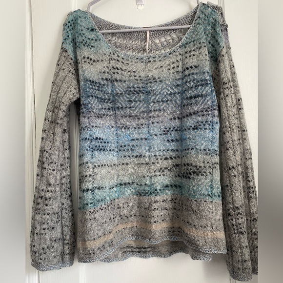 Free People Women's Angel Soft
Pullover Sweater: Size Medium, multi-color - Picture 1 of 8